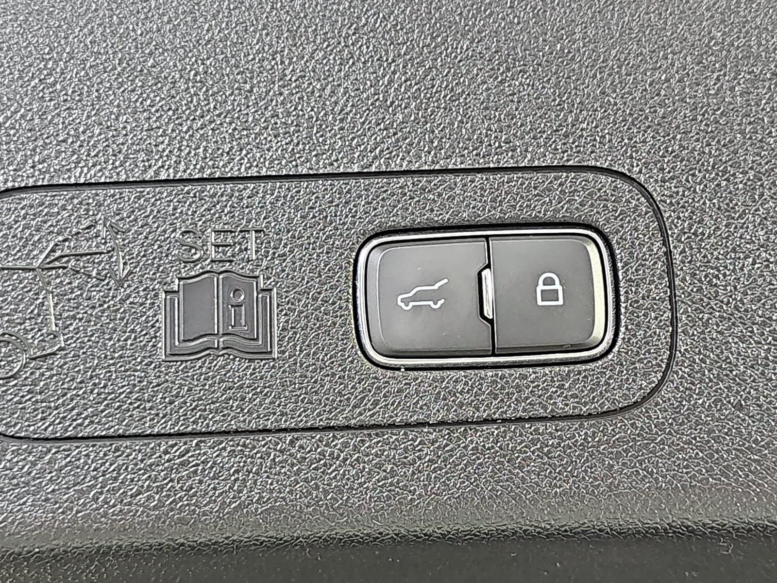 Used 2024 Lincoln Aviator Reserve RWD image 11