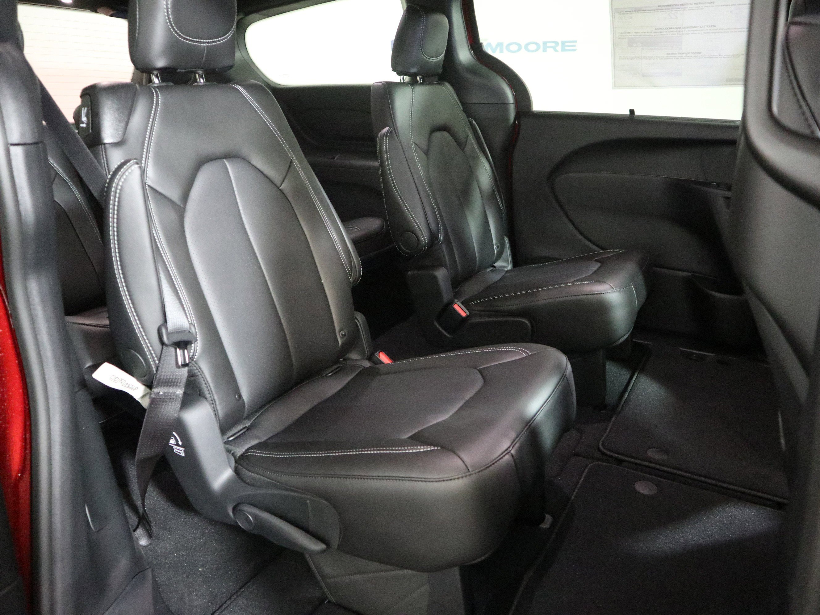 New 2026 Chrysler Pacifica Select image 21