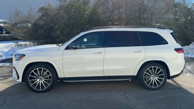 Used 2025 Mercedes-Benz GLS 580 4MATIC image 7