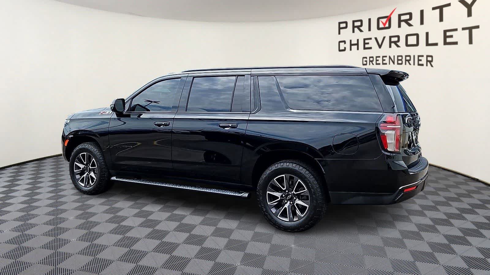Used 2021 Chevrolet Suburban Z71 w/ Z71 Signature Package AWD/4WD image 6