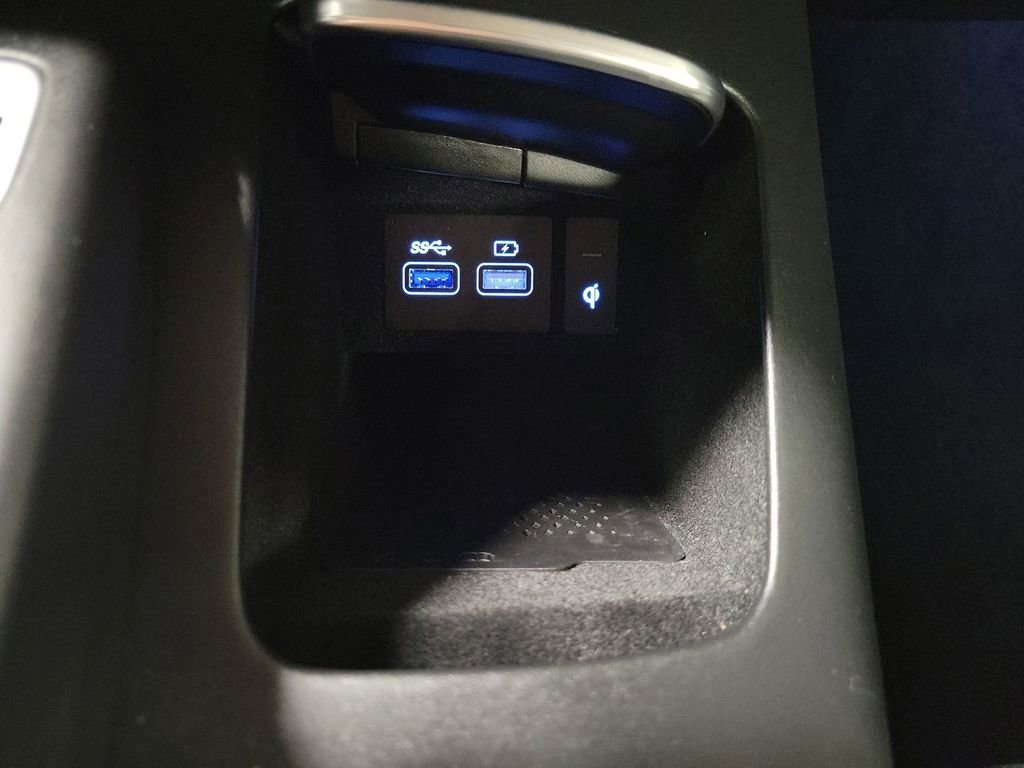 Used 2022 Genesis GV70 2.5T w/ Select Package image 18