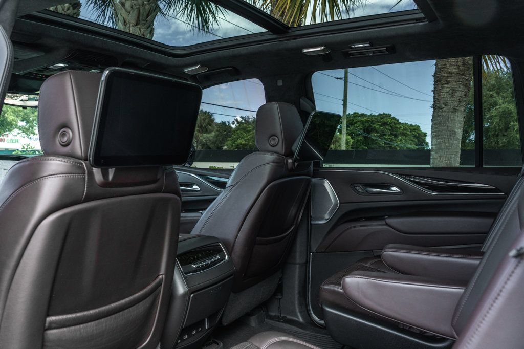 Used 2023 Cadillac Escalade ESV Sport Platinum w/ Heavy-Duty Trailer Package AWD/4WD image 22