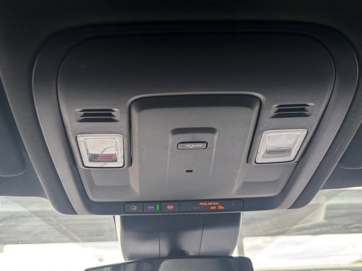 Used 2025 Chevrolet Tahoe LS RWD image 7