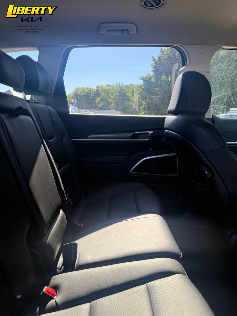Used 2022 Kia Telluride LX AWD/4WD image 10
