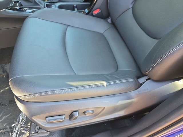 Used 2024 Toyota Corolla Cross XLE w/ Convenience Package image 39