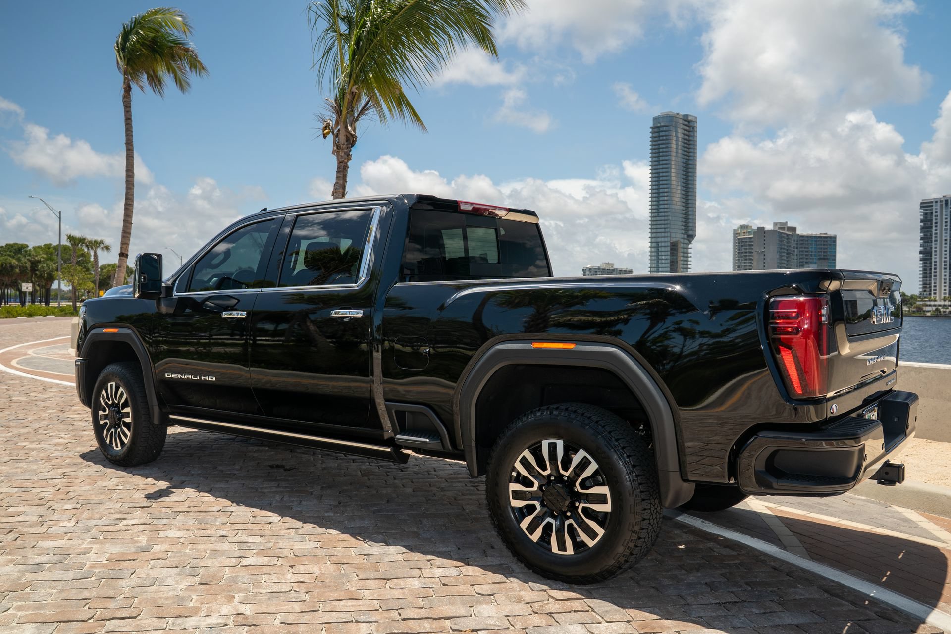 Used 2026 GMC Sierra 2500 Denali Ultimate AWD/4WD image 10