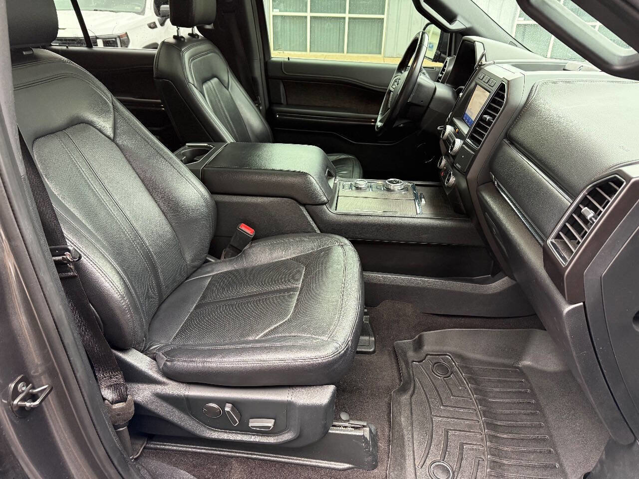 Used 2020 Ford Expedition Limited w/ Equipment Group 302A image 23