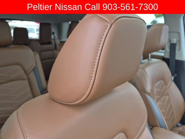 Used 2024 Nissan Pathfinder Platinum image 14