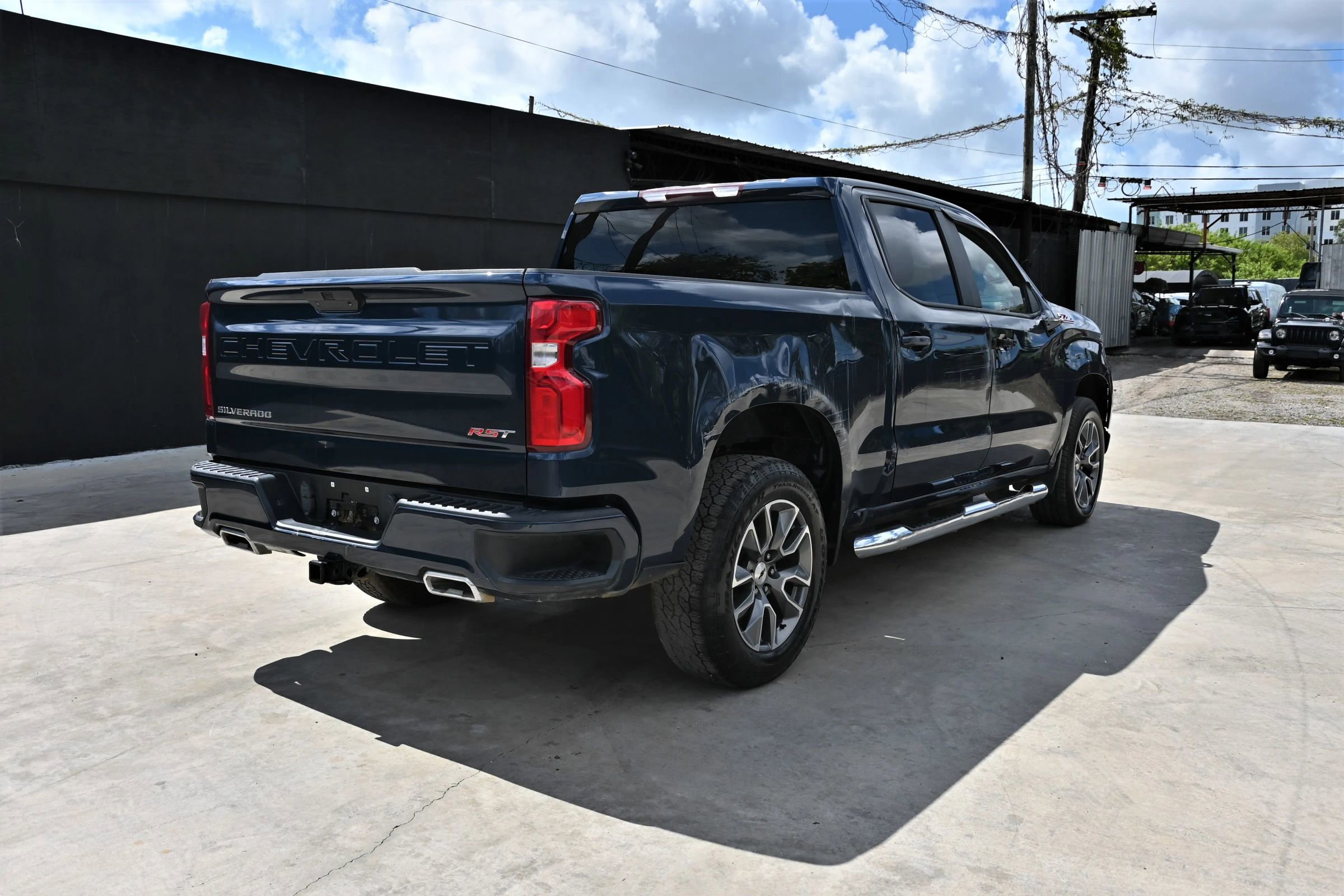 Used 2022 Chevrolet Silverado 1500 RST w/ Z71 Off-Road Package AWD/4WD image 5