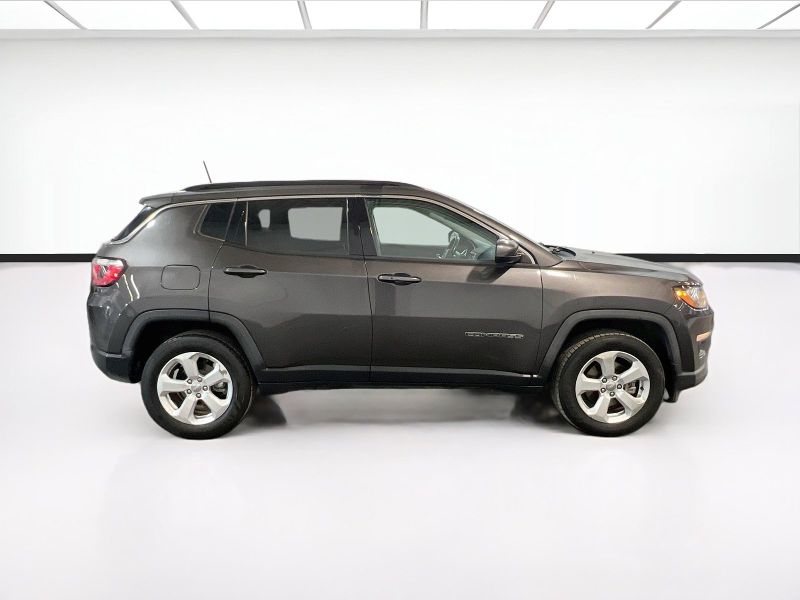 Used 2017 Jeep Compass Latitude w/ Popular Equipment Group AWD/4WD image 25