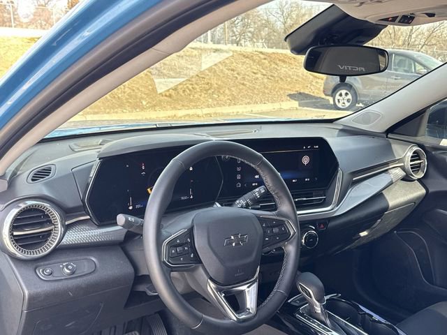 Used 2025 Chevrolet Trax ACTIV w/ Driver Confidence Package image 22