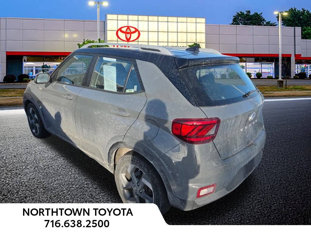 Used 2022 Hyundai Venue Limited w/ Cargo Package image 8