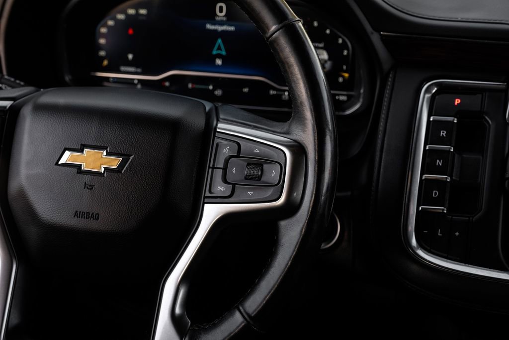 Used 2022 Chevrolet Suburban LT w/ Luxury Package image 14