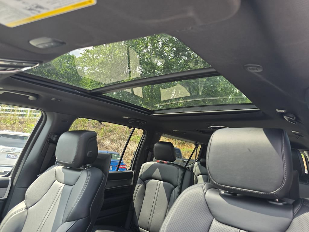 New 2026 Jeep Grand Wagoneer L Limited AWD/4WD image 13