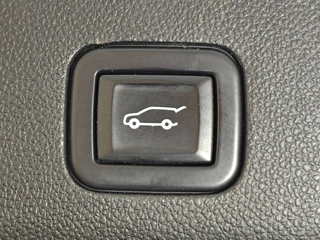 Used 2021 Chevrolet Tahoe LT w/ LT Signature Package image 41