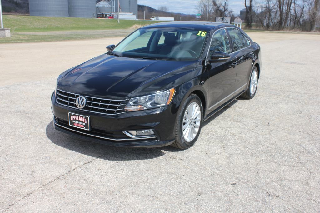 Used 2016 Volkswagen Passat 1.8T SE image 1