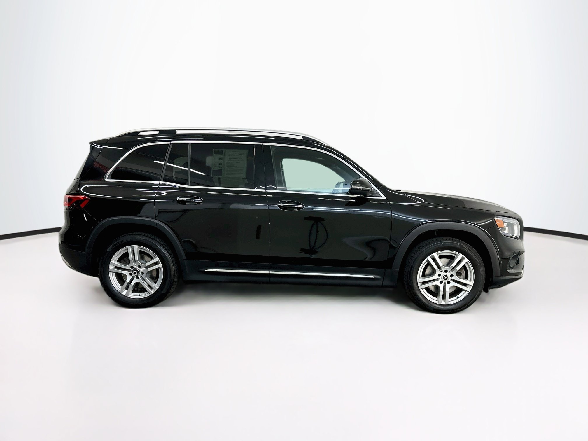 Used 2022 Mercedes-Benz GLB 250 4MATIC w/ Premium Package Lite image 10