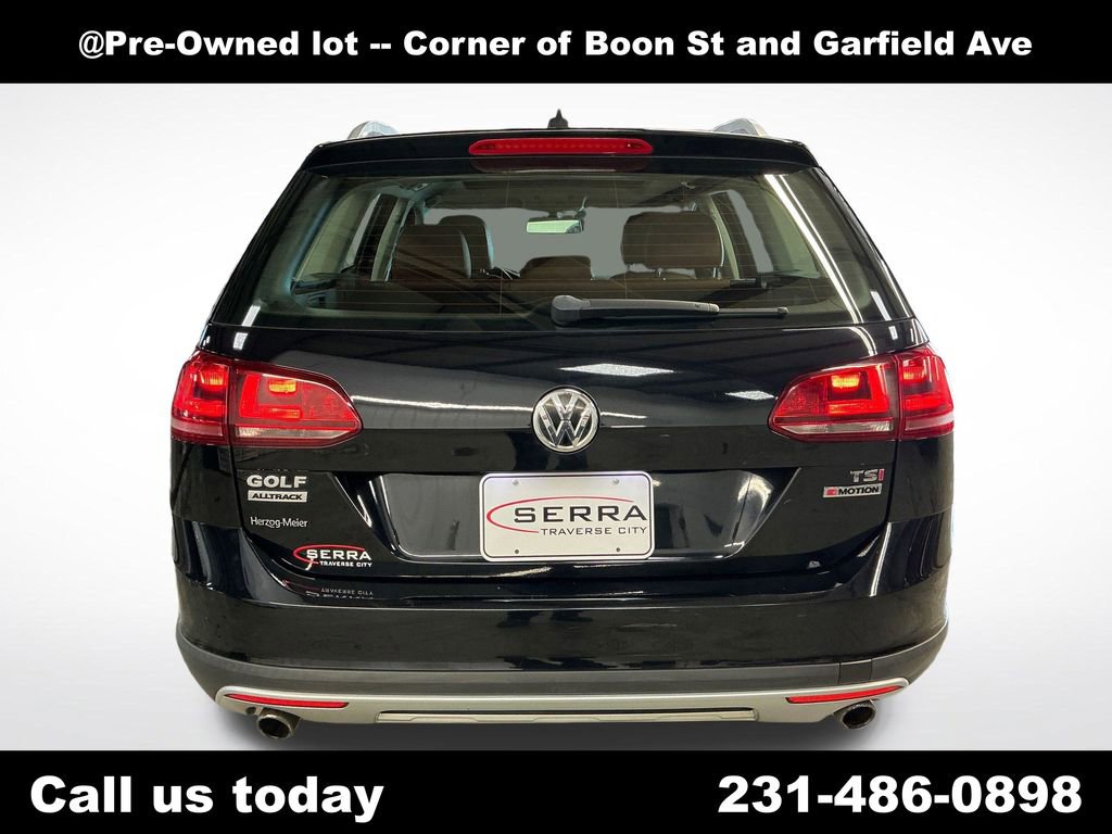 Used 2017 Volkswagen Golf Alltrack S AWD/4WD image 4