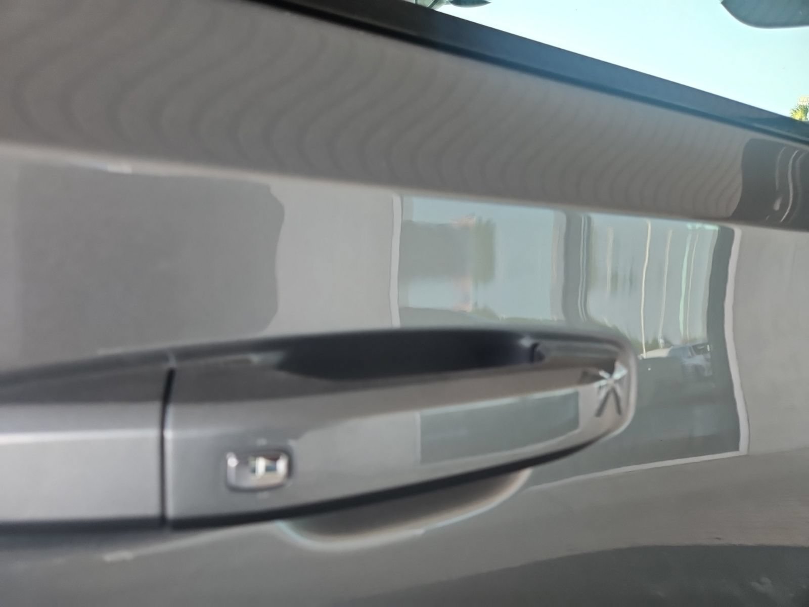 Used 2025 Chevrolet Suburban Z71 AWD/4WD image 6
