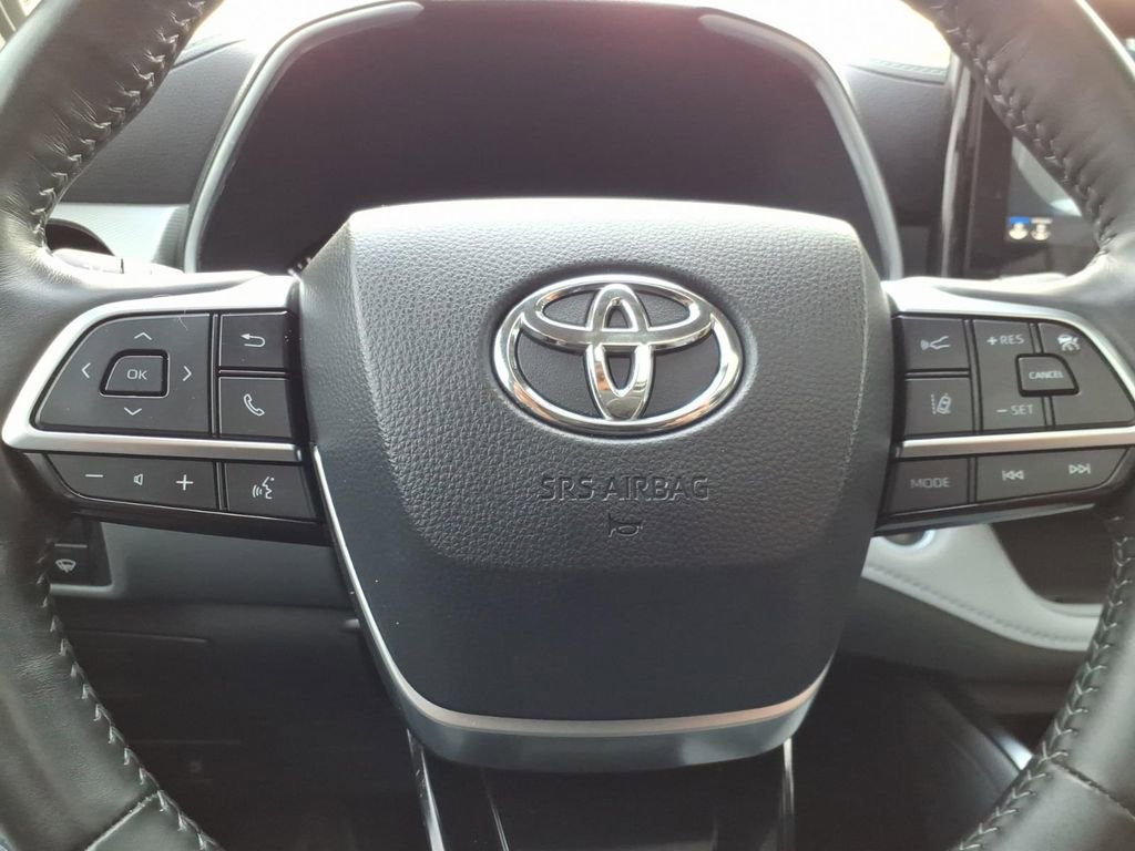 Used 2021 Toyota Highlander Platinum image 28