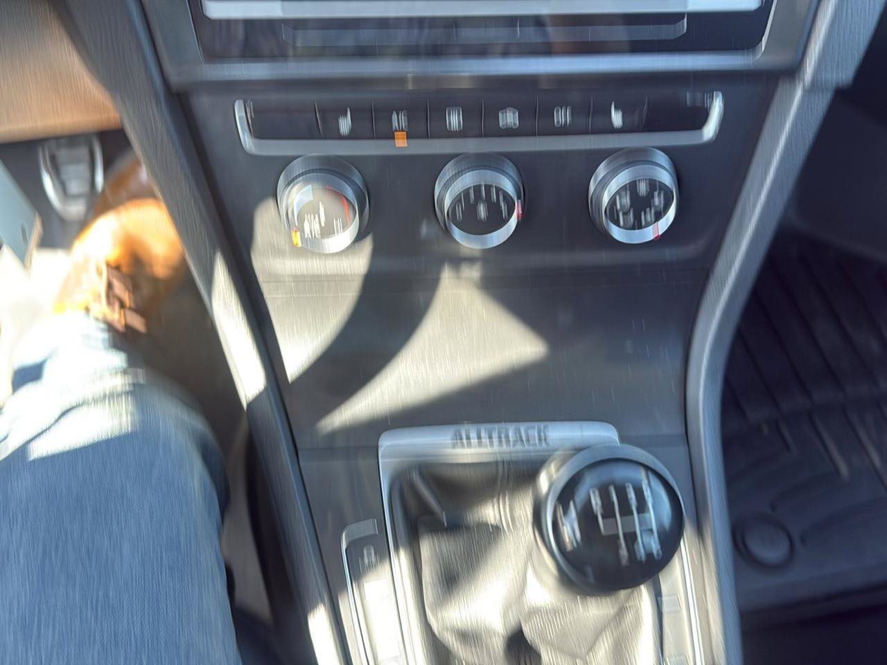 Used 2018 Volkswagen Golf Alltrack S AWD/4WD image 14