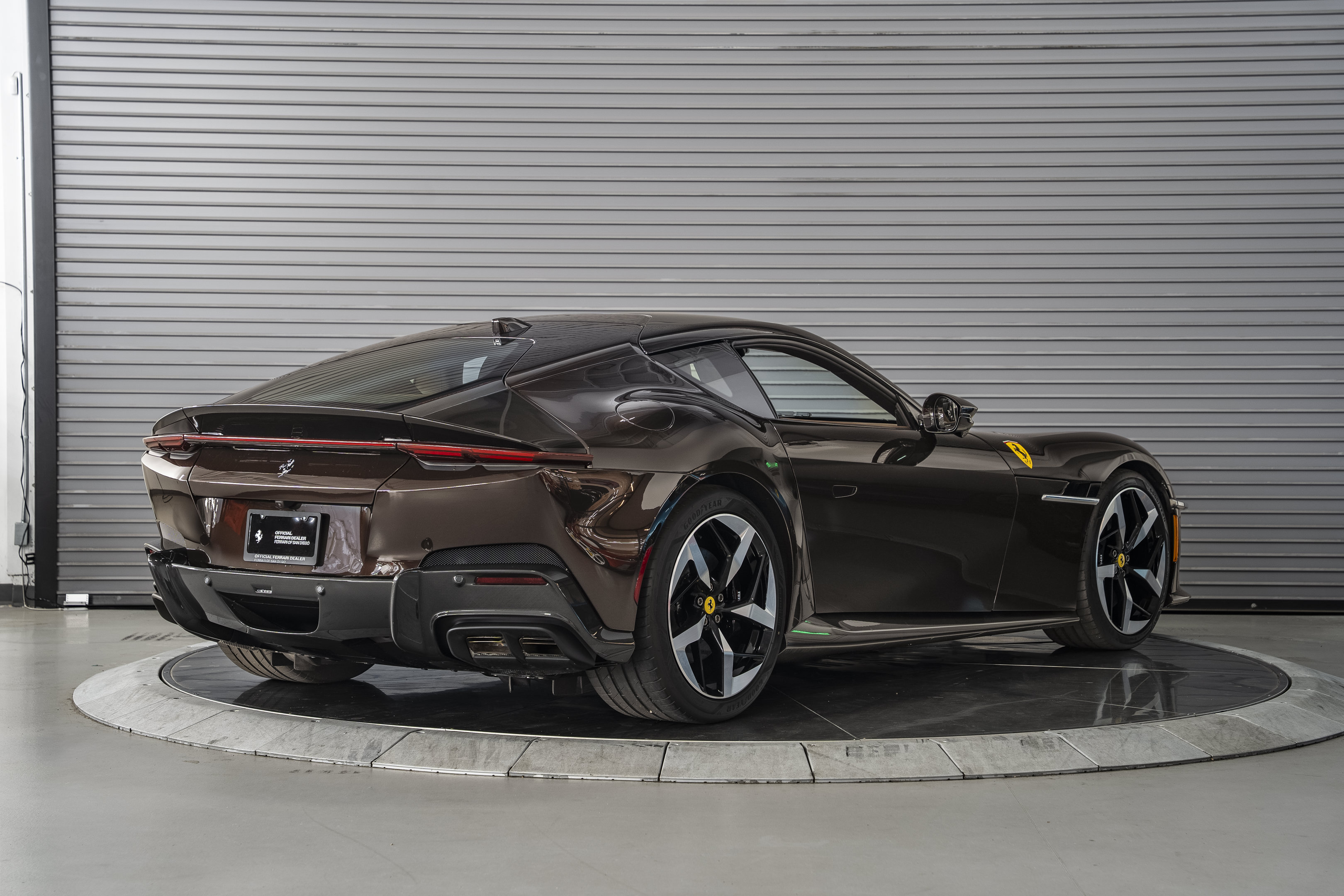 Used 2025 Ferrari 12Cilindri RWD image 5