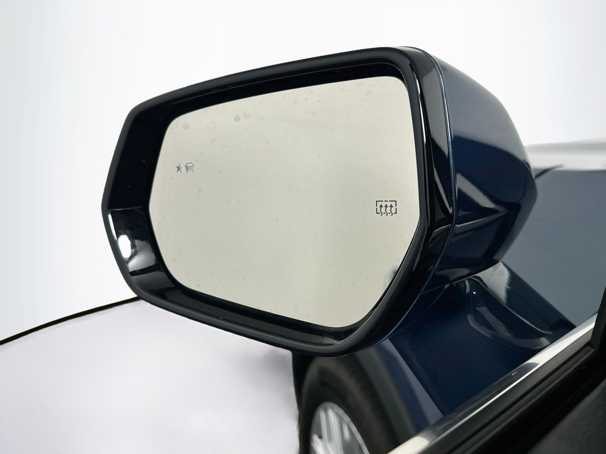 Used 2024 Cadillac XT4 Luxury w/ Cold Weather Package FWD image 16