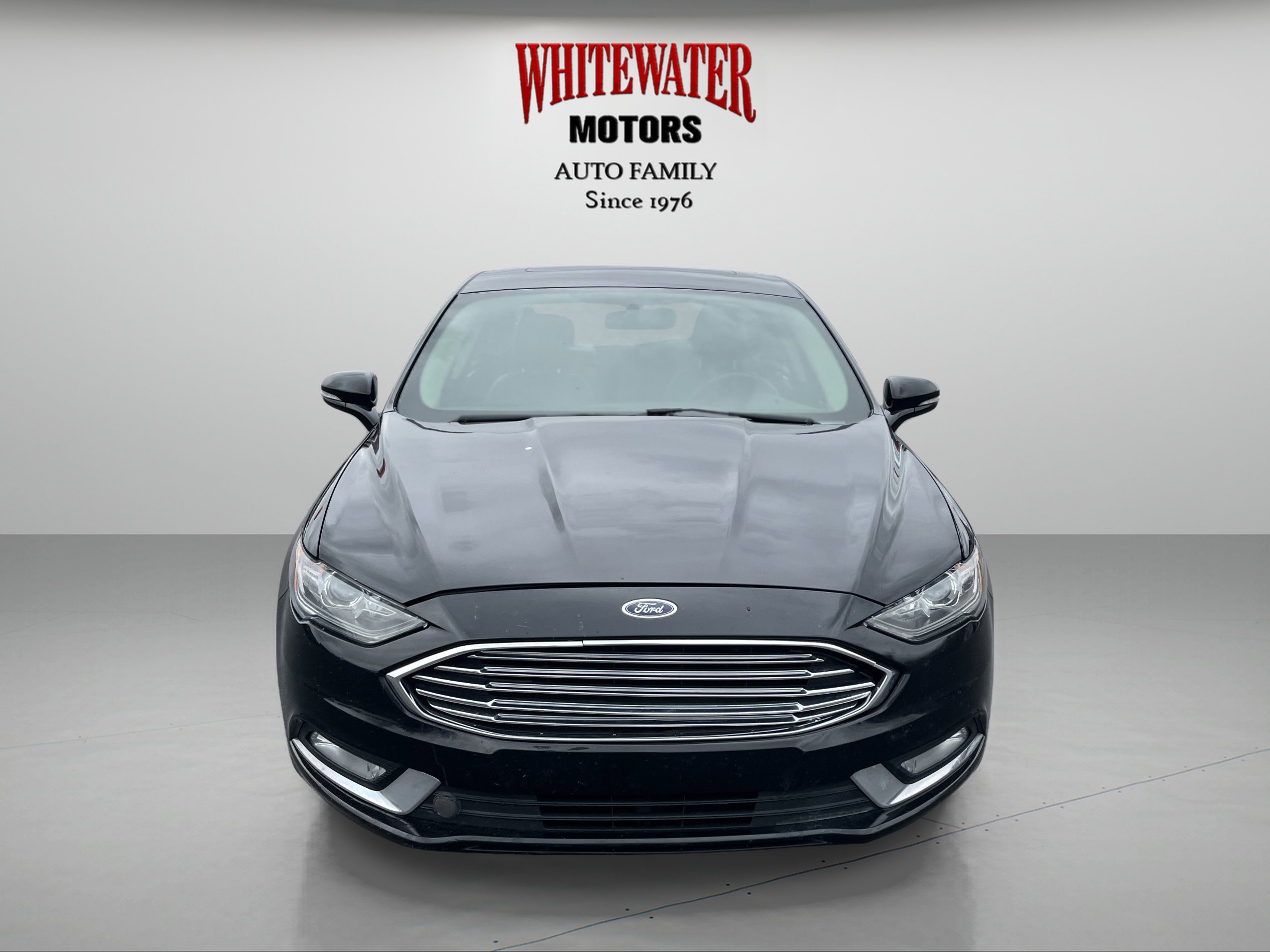 Used 2017 Ford Fusion SE w/ Equipment Group 201A image 8