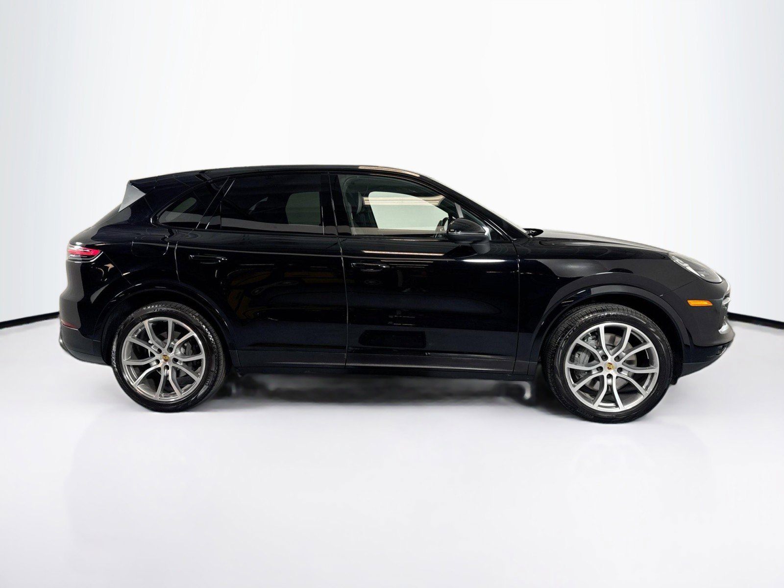 Used 2021 Porsche Cayenne S image 8