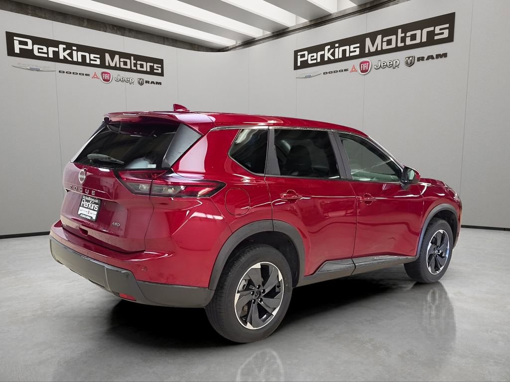 Used 2025 Nissan Rogue SV AWD/4WD image 5