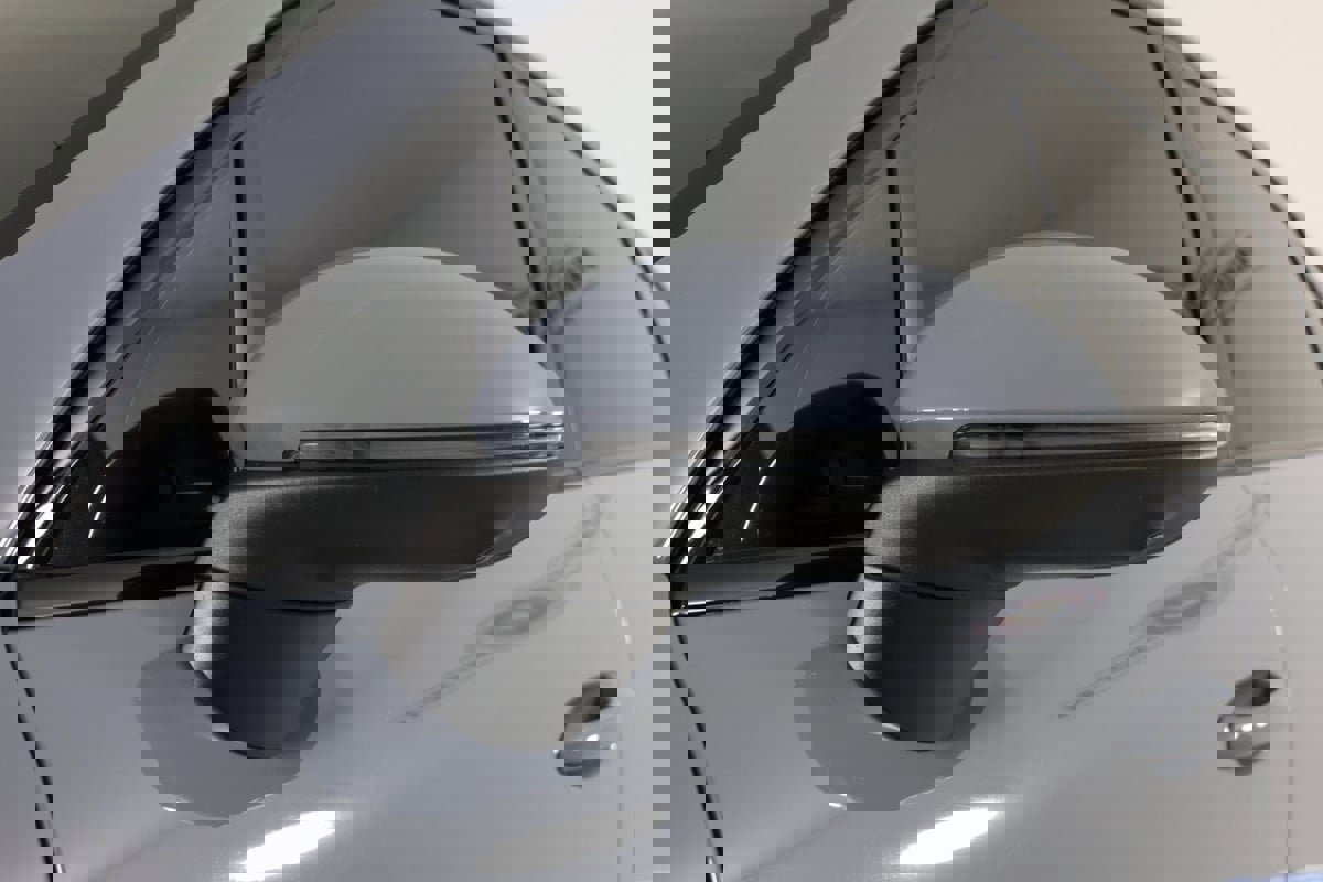 Used 2024 Porsche Cayenne Coupe image 46