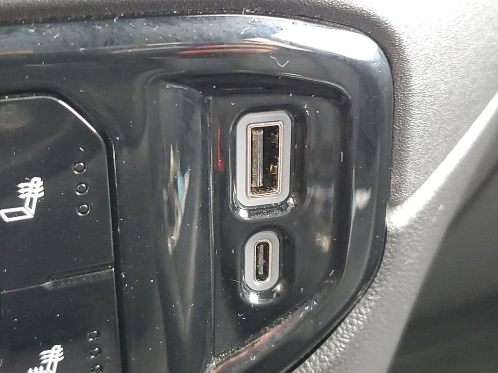 Certified 2025 GMC Sierra 1500 SLT image 22