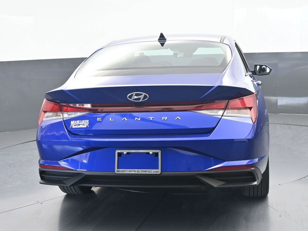 Used 2023 Hyundai Elantra SEL w/ Convenience Package FWD image 7