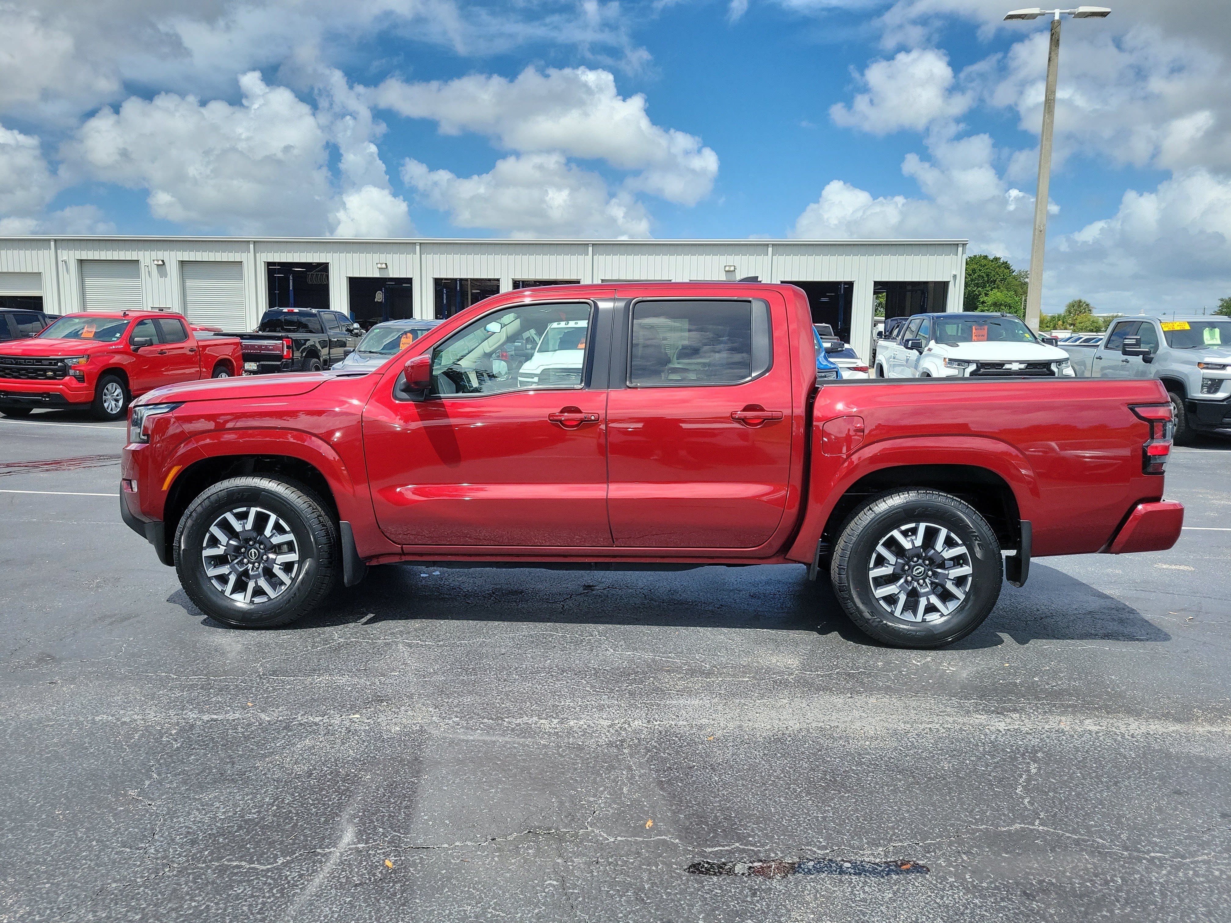 Used 2022 Nissan Frontier SV RWD image 6
