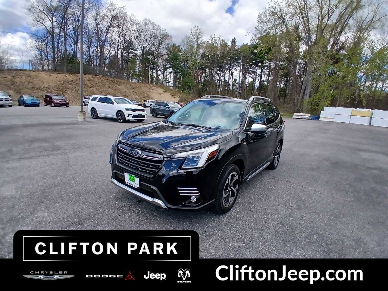 Used 2022 Subaru Forester Touring AWD/4WD image 1