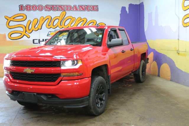 Used 2018 Chevrolet Silverado 1500 Custom w/ Custom Convenience Package AWD/4WD image 2