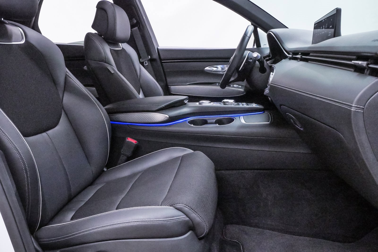 Certified 2025 Genesis GV70 3.5T Sport image 14