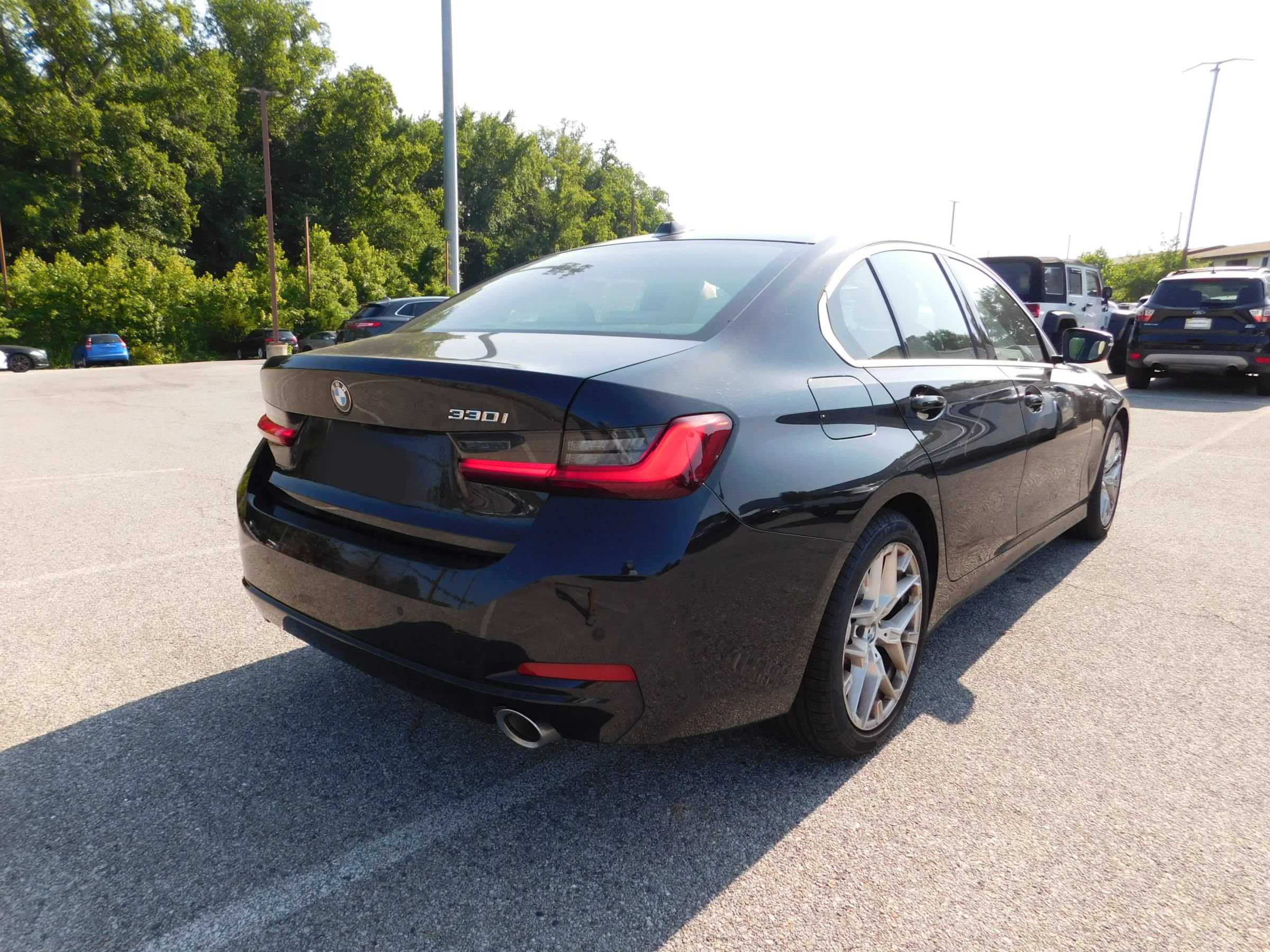Used 2025 BMW 330i Sedan RWD image 4