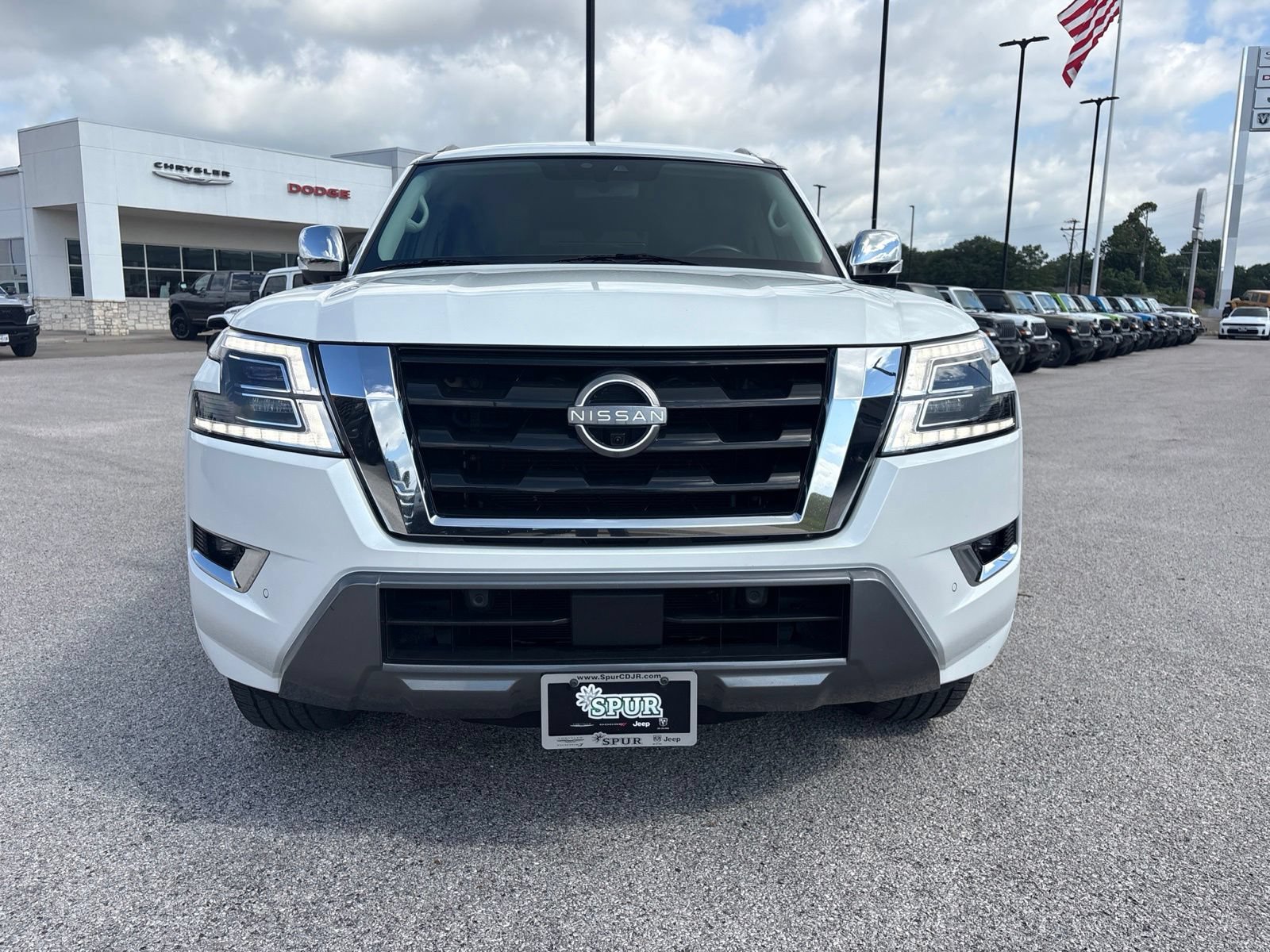Used 2022 Nissan Armada Platinum w/ Captain's Chairs Package RWD image 9