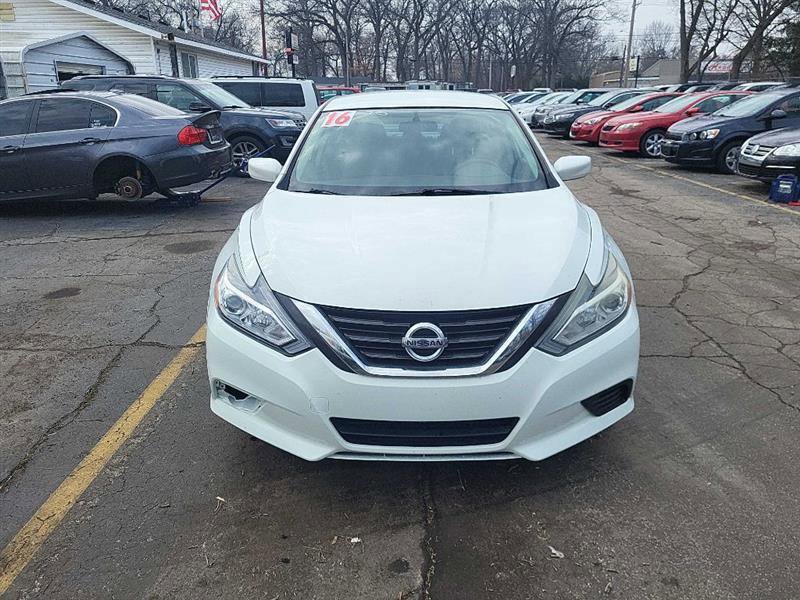 Used 2016 Nissan Altima 2.5 S w/ Power Driver Seat Package image 4