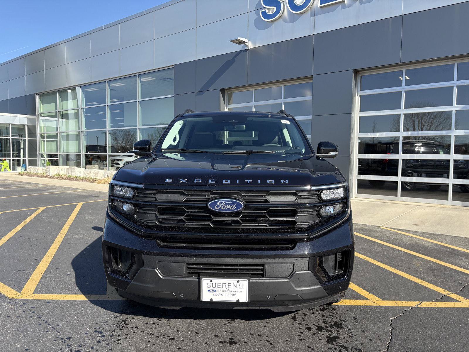 New 2026 Ford Expedition Active AWD/4WD image 2
