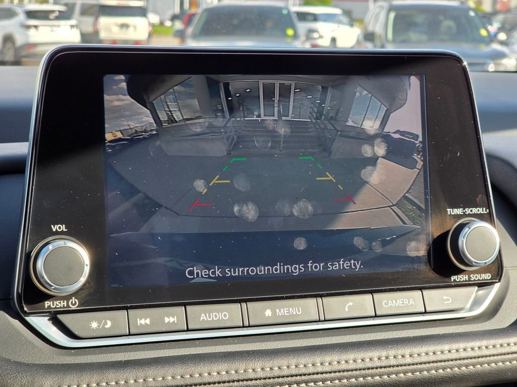 Used 2025 Nissan Rogue SV image 21