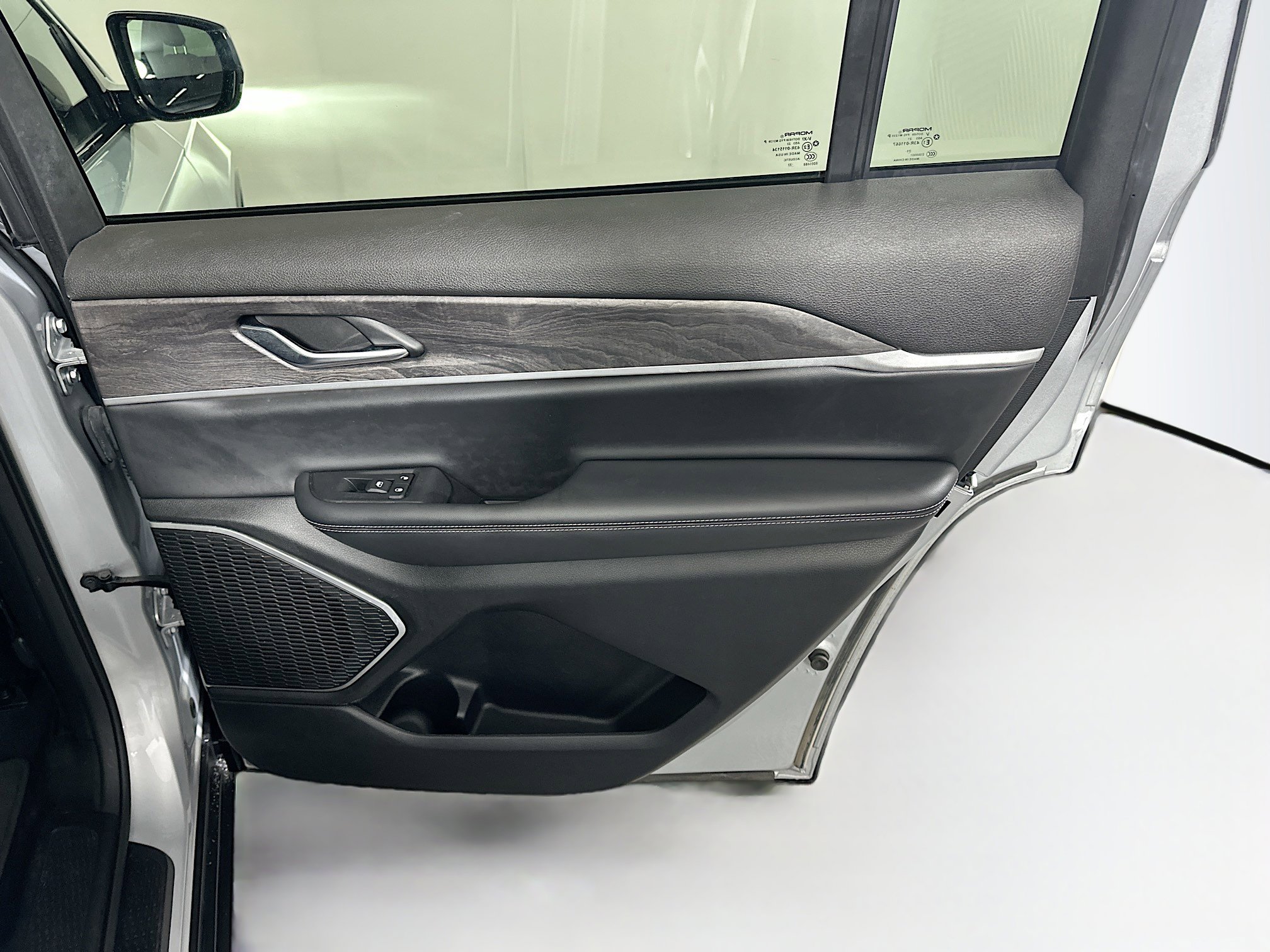 Used 2022 Jeep Grand Cherokee L Limited image 31