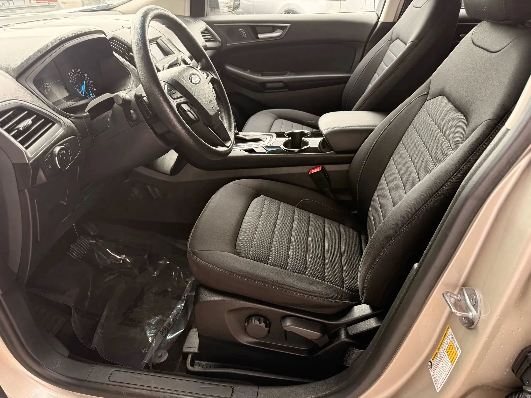 Used 2017 Ford Edge SE AWD/4WD image 11