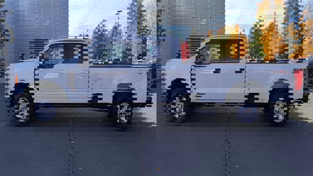 Used 2023 Ford F350 XLT image 5