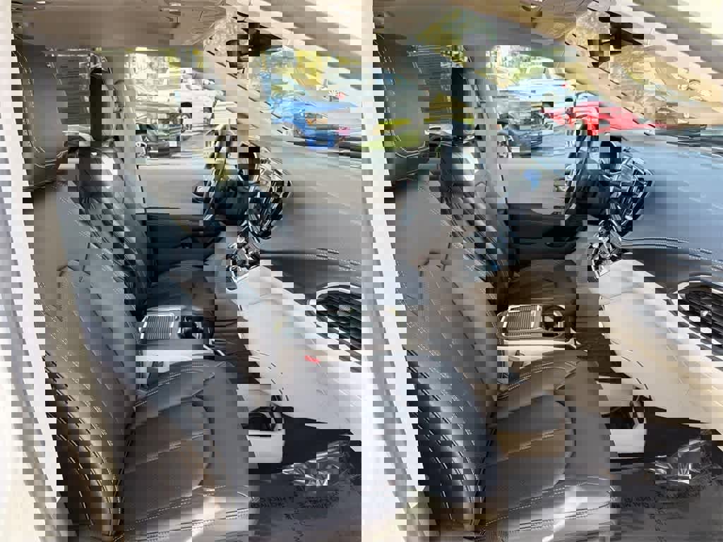 Used 2024 Chrysler Pacifica Select image 40