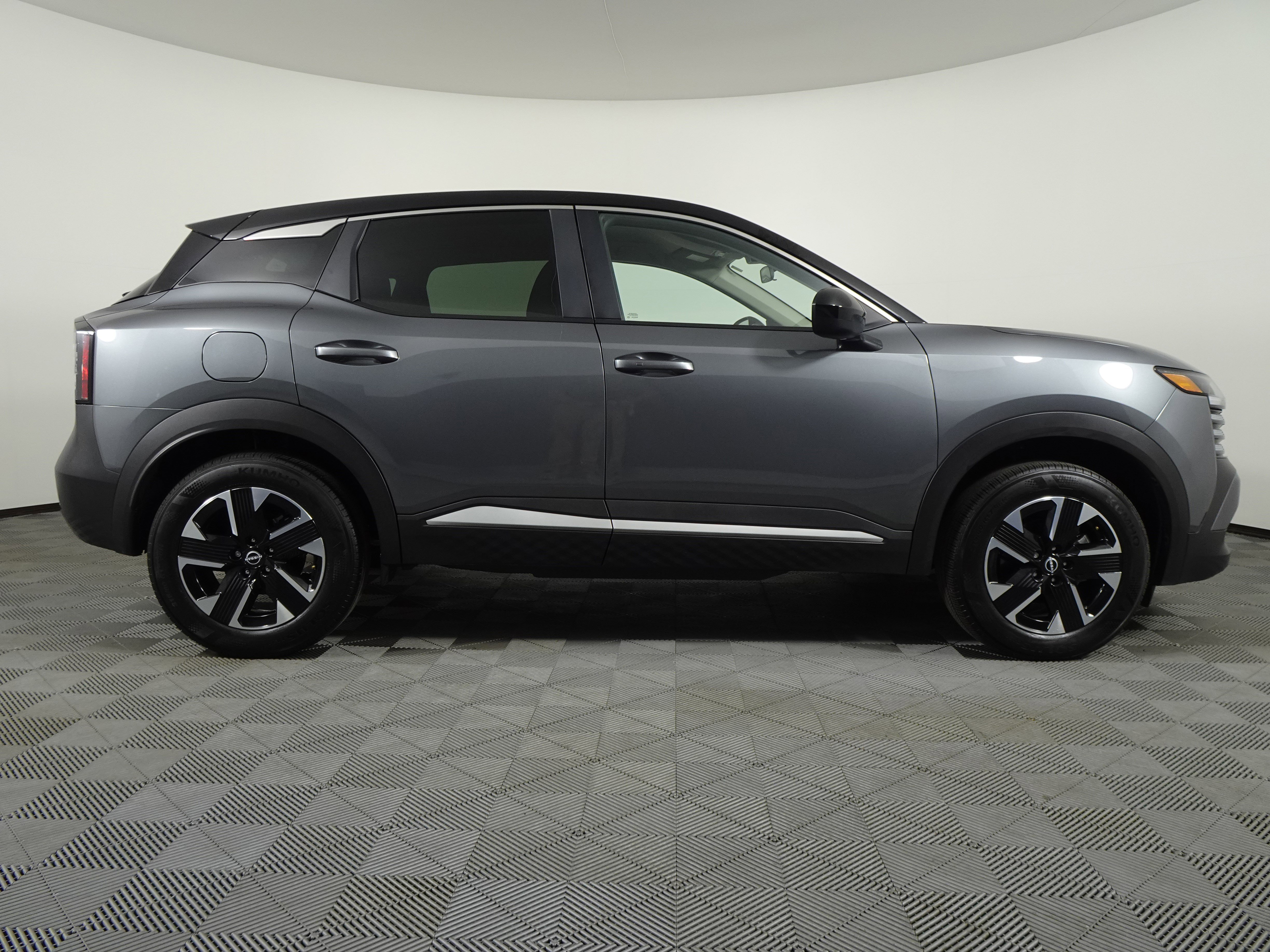 Certified 2025 Nissan Kicks SV image 39