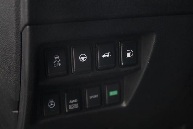 Used 2020 Nissan Rogue SL AWD/4WD image 10