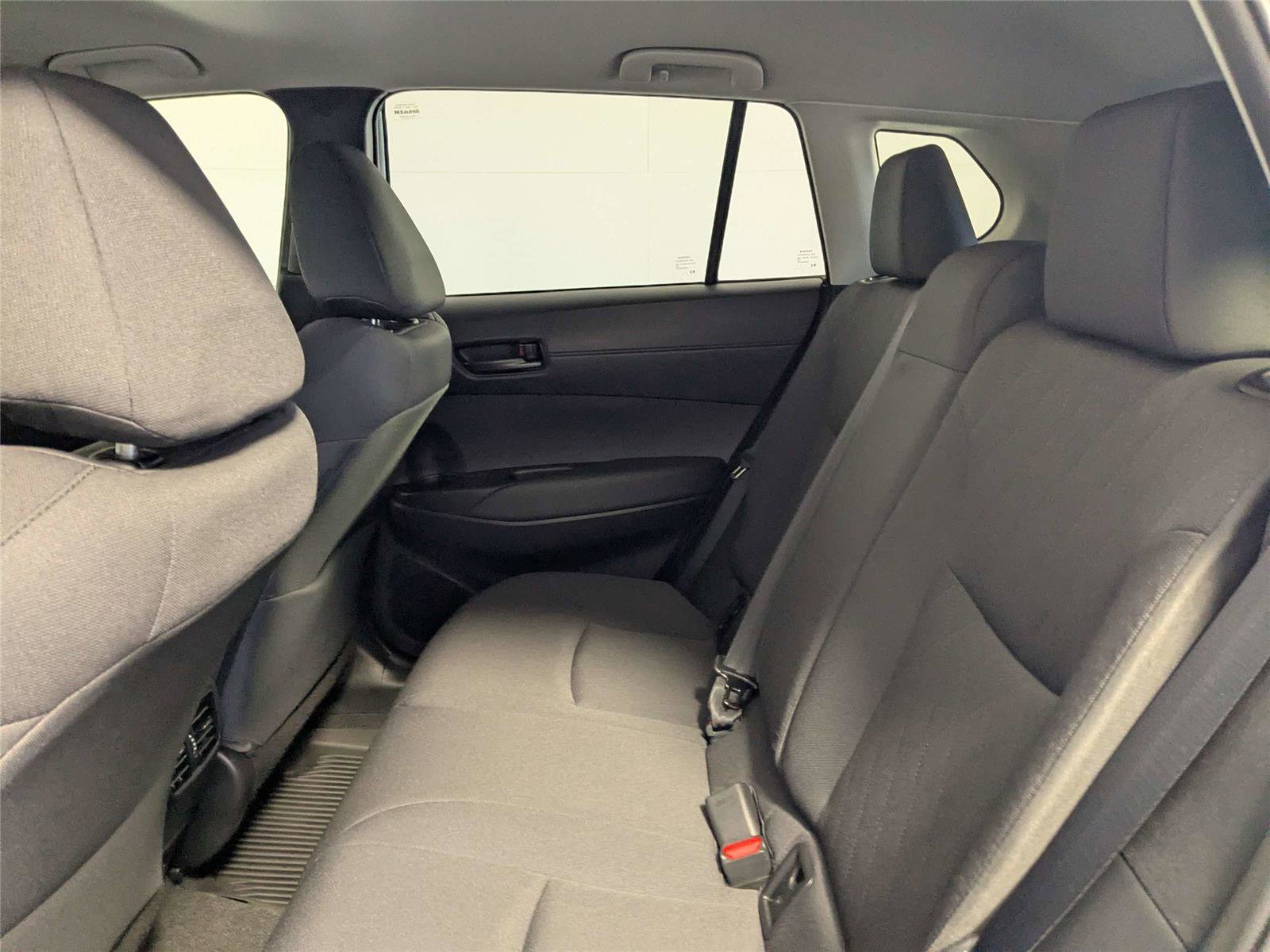 Certified 2025 Toyota Corolla Cross LE image 28