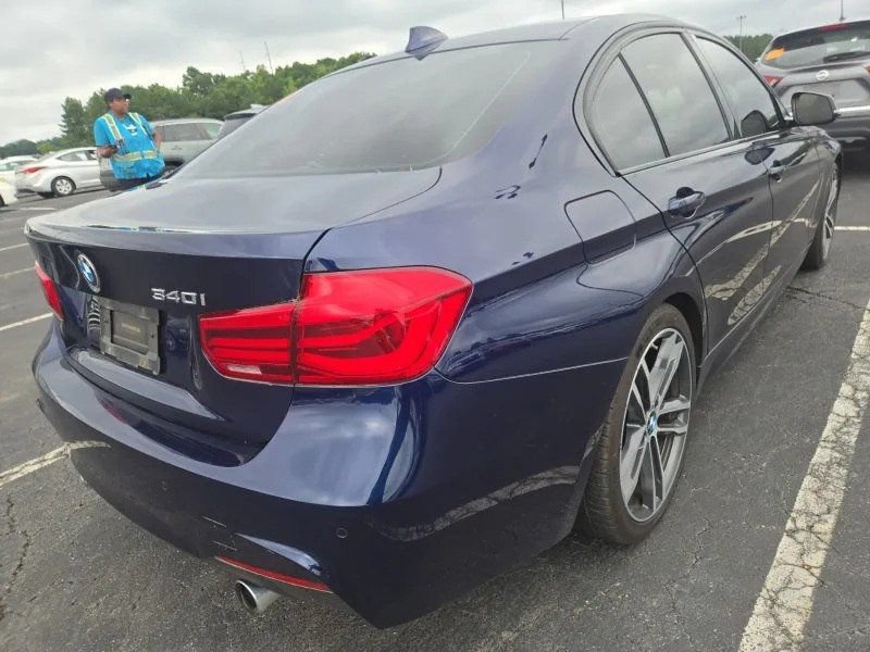 Used 2018 BMW 340i Sedan RWD image 5